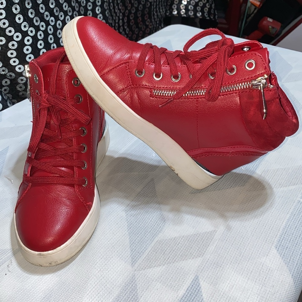 Aldo women Sneaker red Sz 7